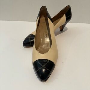 Elegant Bruno Magli Two-Tone cap toe Women's Pumps size 9